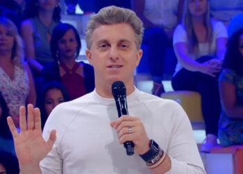 Luciano Huck é vítima de fake news que liga ONG ao tráfico
