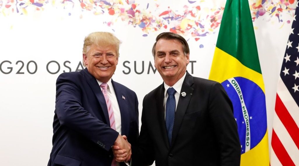 Após defesa de Trump, tag ‘deixem Bolsonaro em paz’ fica entre os assuntos mais comentado nas redes sociais