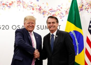 Após defesa de Trump, tag ‘deixem Bolsonaro em paz’ fica entre os assuntos mais comentado nas redes sociais